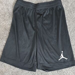 Boys Jordan shorts size 6-7